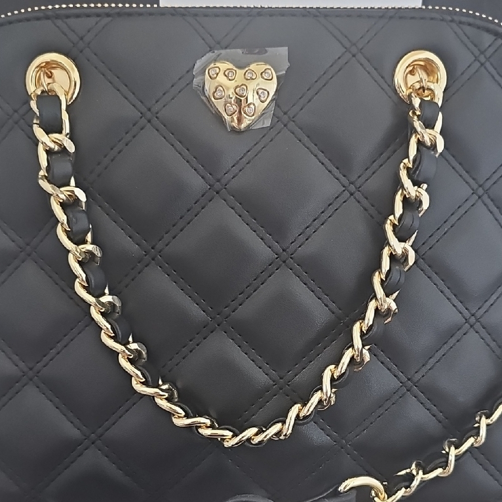 Betsey Johnson Elegant Black Quilted Handbag with Gold Chain - Picture 3 of 5
